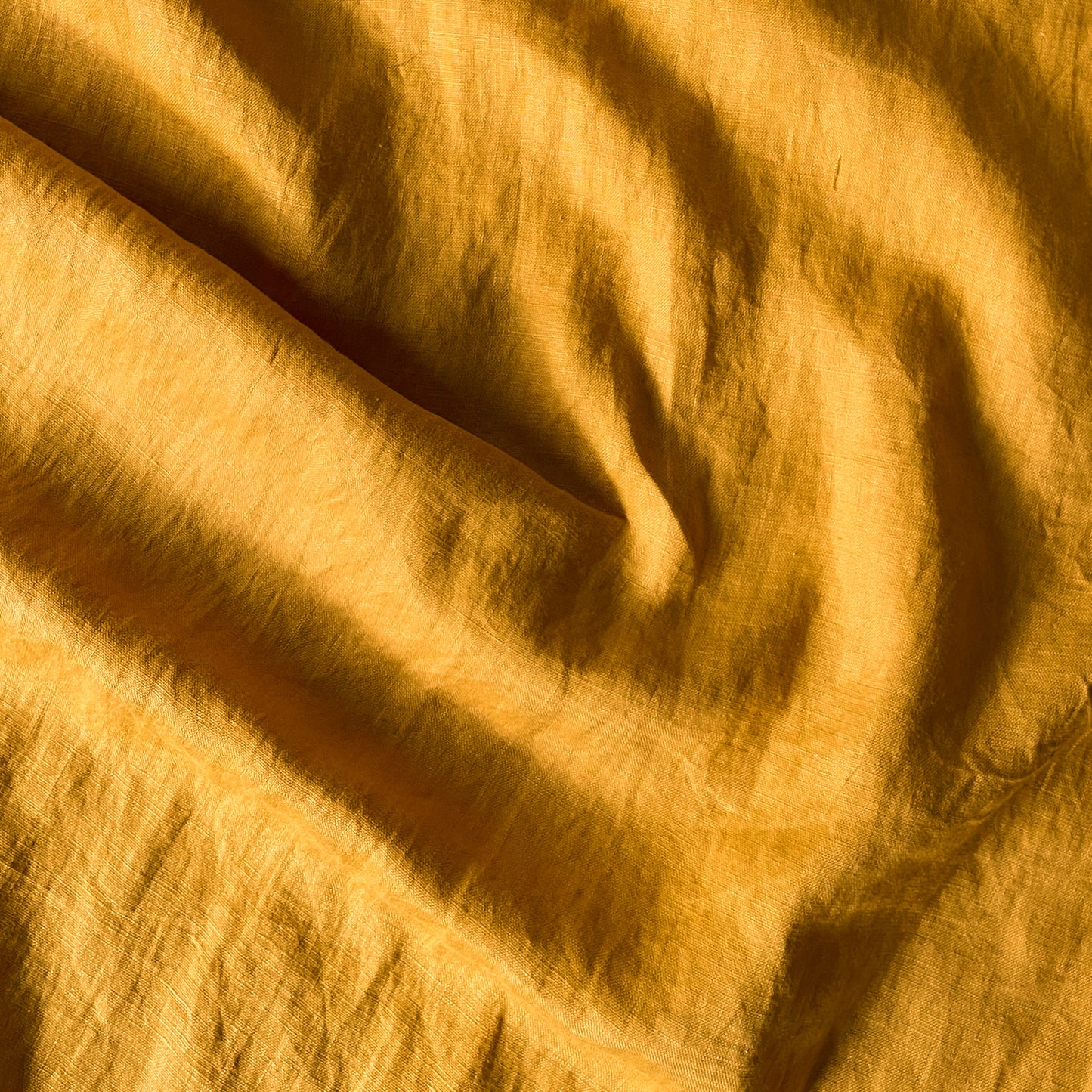 Mustard (137) plain colour linen 150gsm