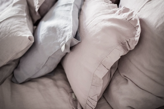 THE BEAUTY AND USE OF LINEN PILLOWCASES - WHAT MADE THEM SO SPECIAL?