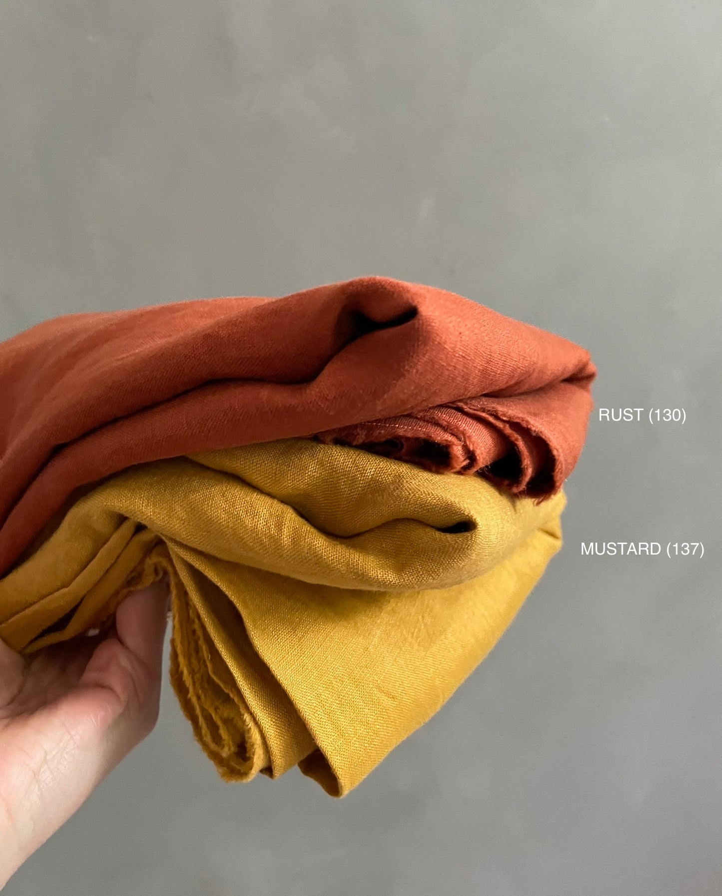 Mustard (137) plain colour linen 150gsm